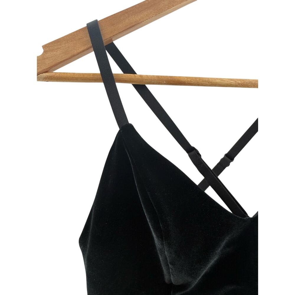 NWT Beyond Yoga Velvet Motion Bra Gym Cropped Top Black Workout Size Medium - Picture 4 of 14